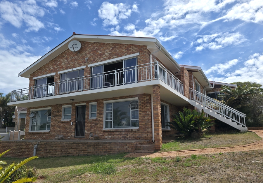 4 Bedroom Property for Sale in Noorsekloof Eastern Cape